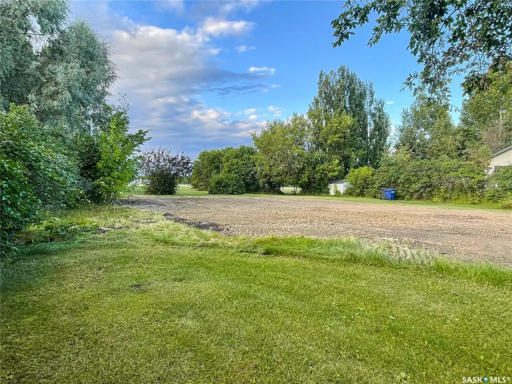 211 Centre Avenue Meadow Lake SK S9X 1E1