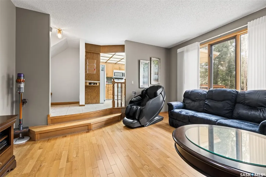 1346 Wascana Highlands Regina SK S4V 2J9