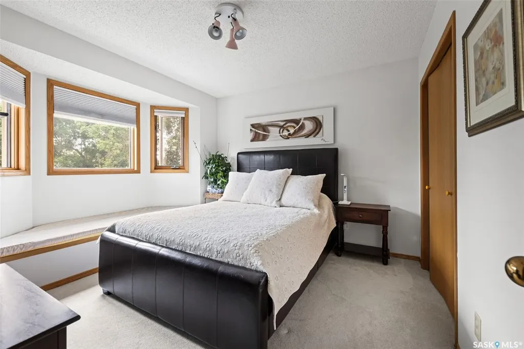 1346 Wascana Highlands Regina SK S4V 2J9
