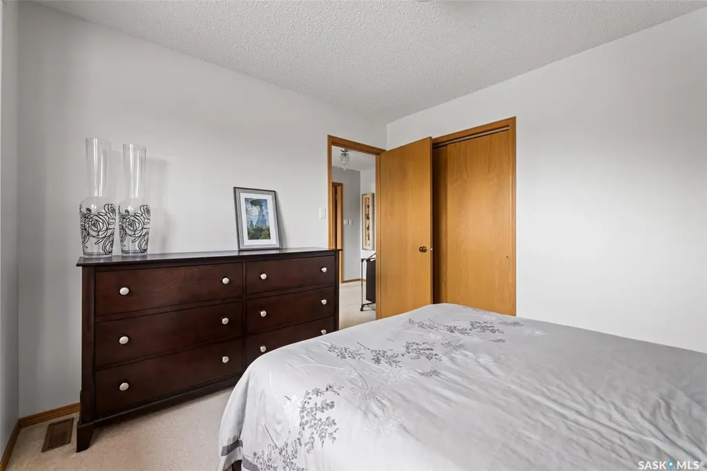 1346 Wascana Highlands Regina SK S4V 2J9