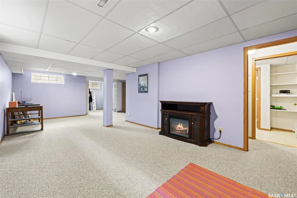 1346 Wascana Highlands Regina SK S4V 2J9