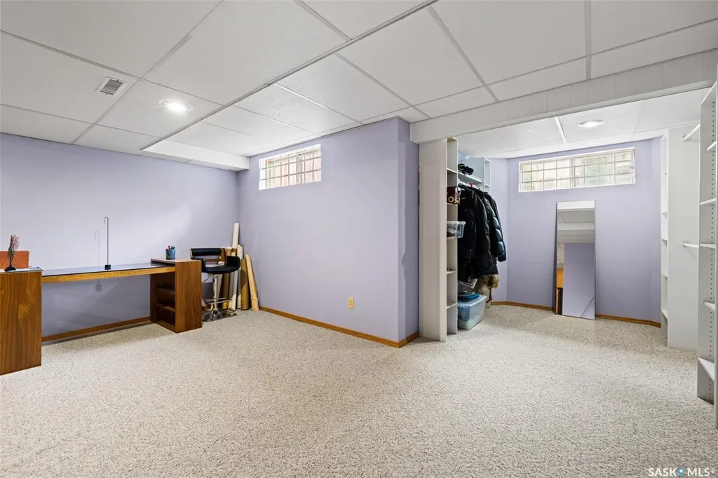 1346 Wascana Highlands Regina SK S4V 2J9