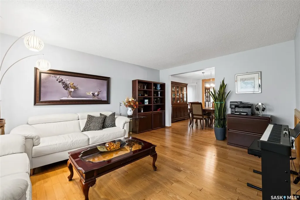 1346 Wascana Highlands Regina SK S4V 2J9