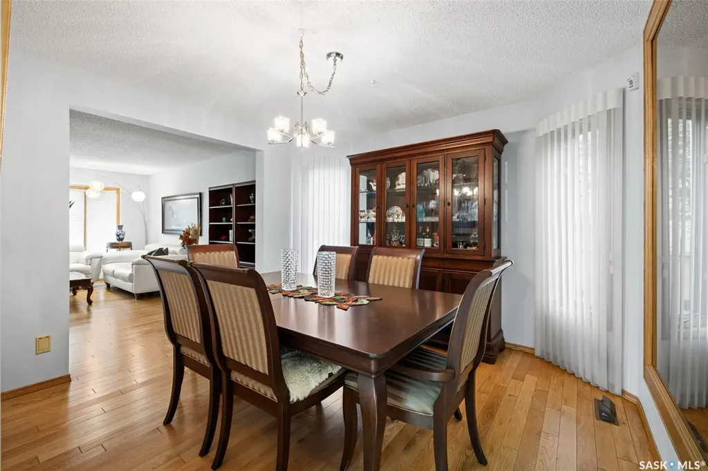 1346 Wascana Highlands Regina SK S4V 2J9