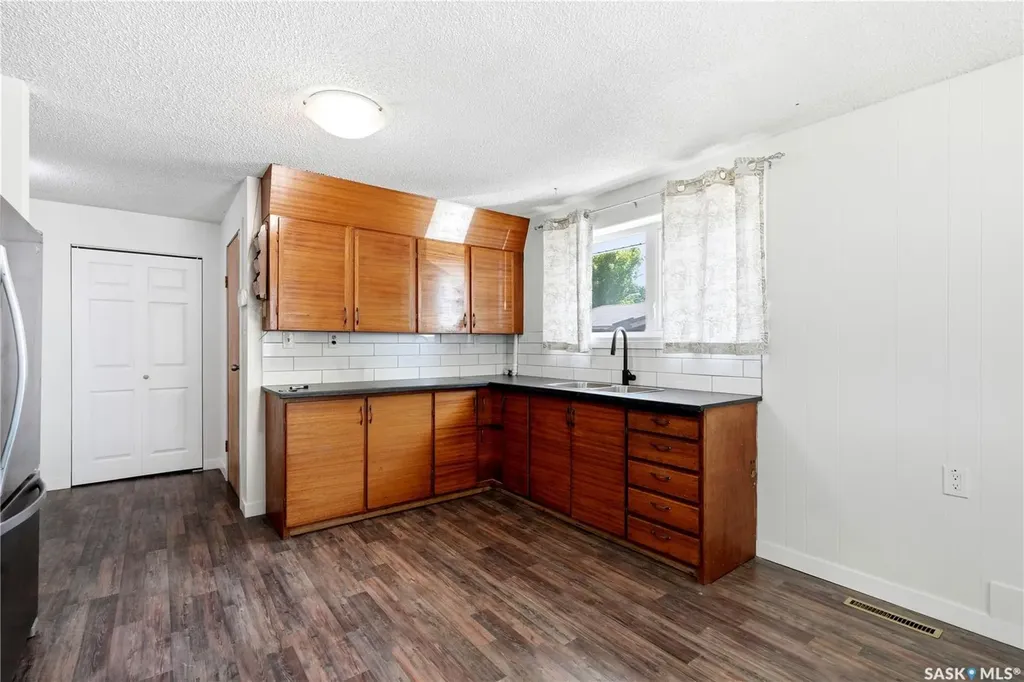 2525 Mcpherson Avenue Saskatoon SK S7J 0T2