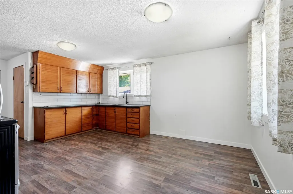 2525 Mcpherson Avenue Saskatoon SK S7J 0T2