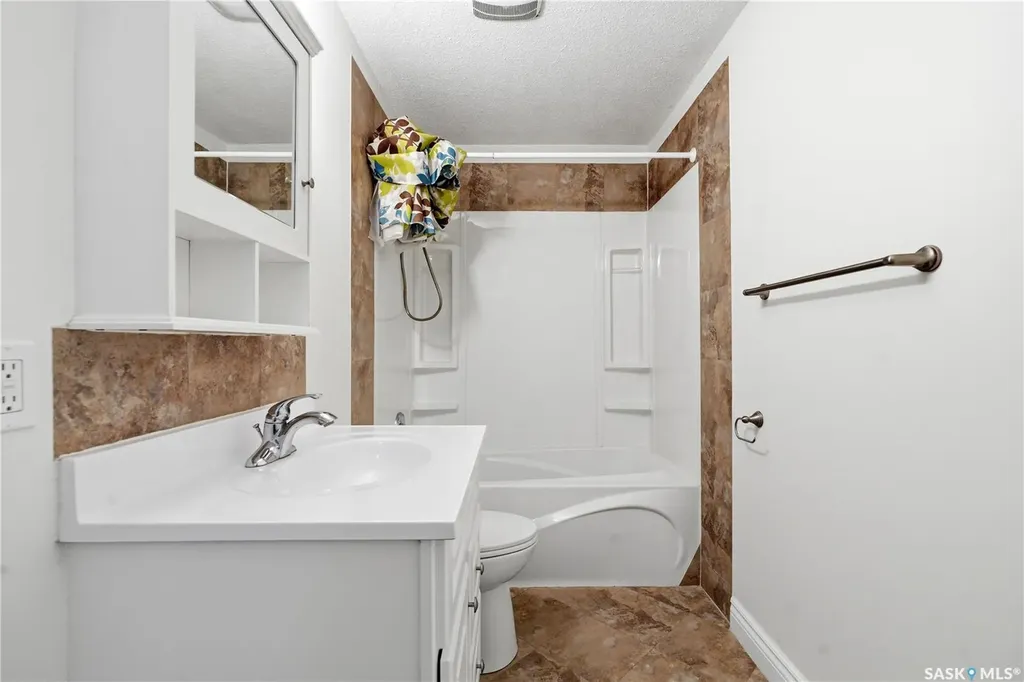 2525 Mcpherson Avenue Saskatoon SK S7J 0T2