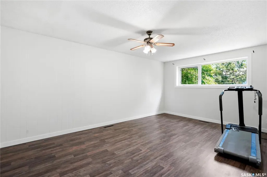 2525 Mcpherson Avenue Saskatoon SK S7J 0T2