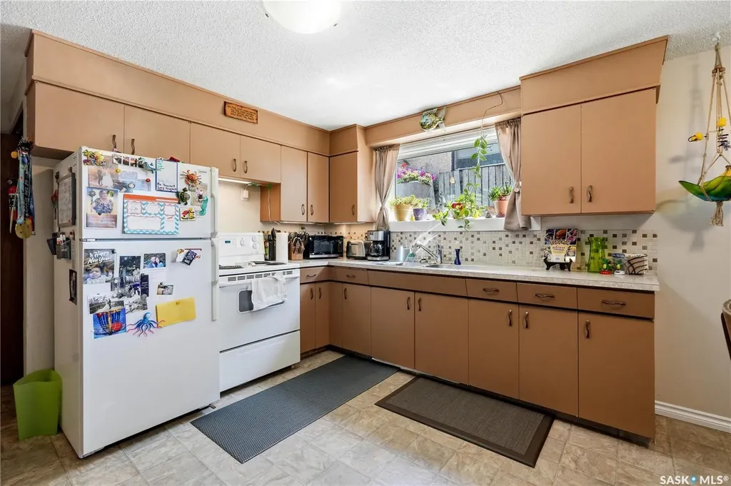 2525 Mcpherson Avenue Saskatoon SK S7J 0T2