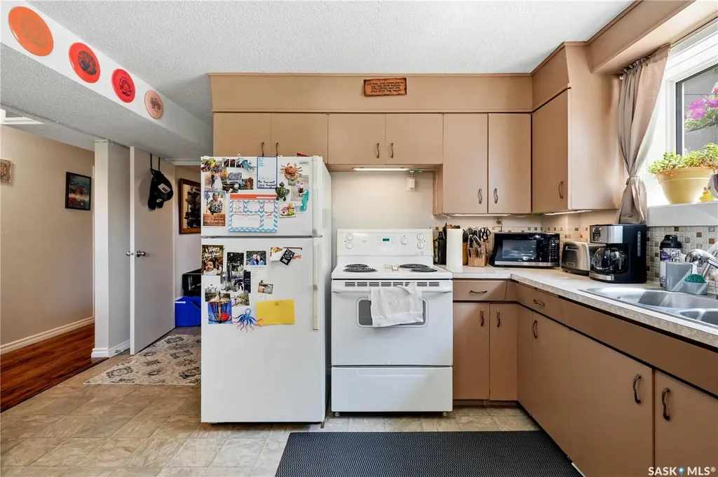 2525 Mcpherson Avenue Saskatoon SK S7J 0T2