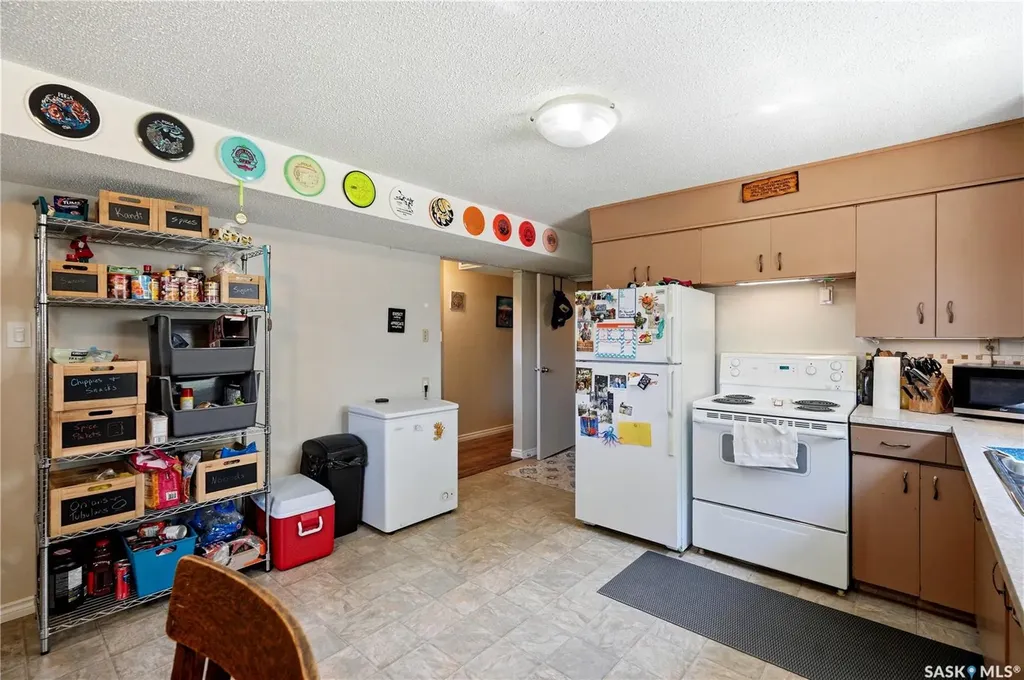 2525 Mcpherson Avenue Saskatoon SK S7J 0T2