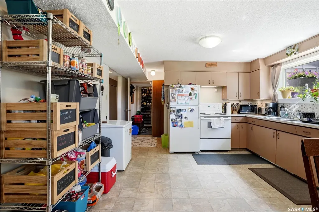 2525 Mcpherson Avenue Saskatoon SK S7J 0T2