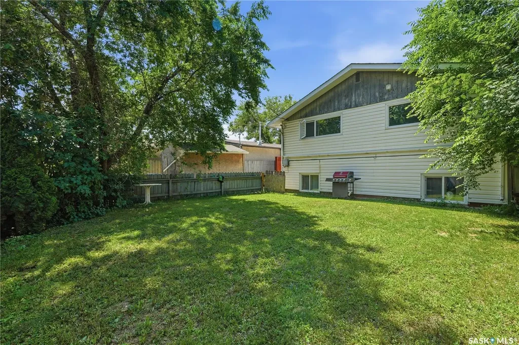 2525 Mcpherson Avenue Saskatoon SK S7J 0T2