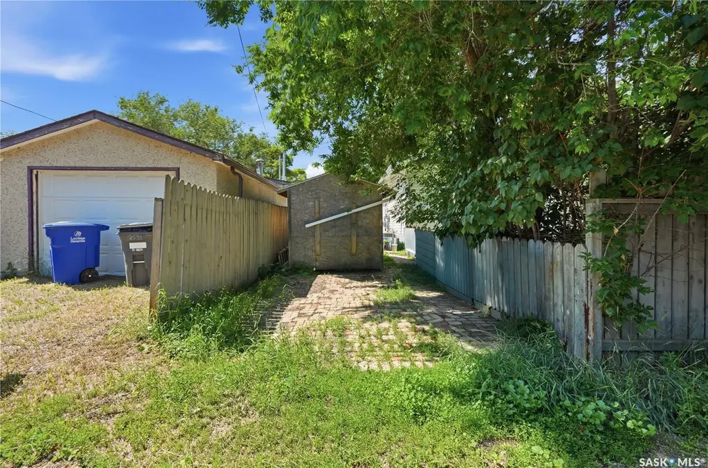 2525 Mcpherson Avenue Saskatoon SK S7J 0T2