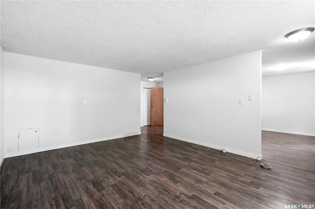 2525 Mcpherson Avenue Saskatoon SK S7J 0T2