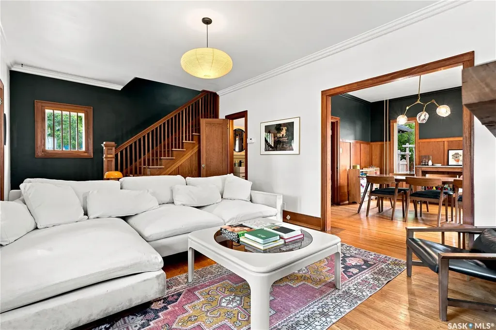 322 29th Street W Saskatoon SK S7L 0M1