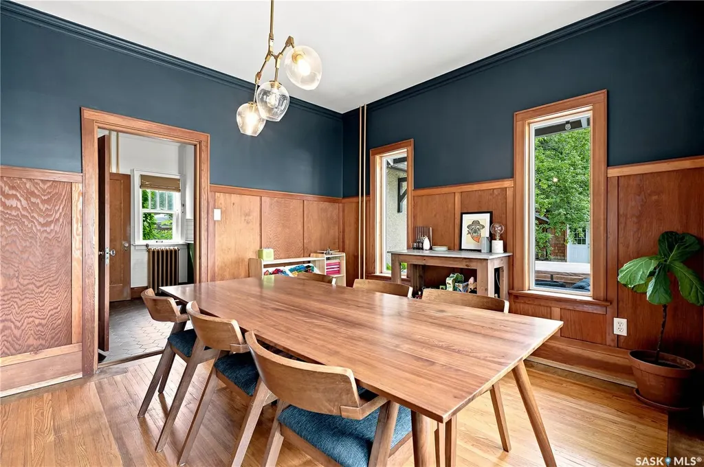 322 29th Street W Saskatoon SK S7L 0M1