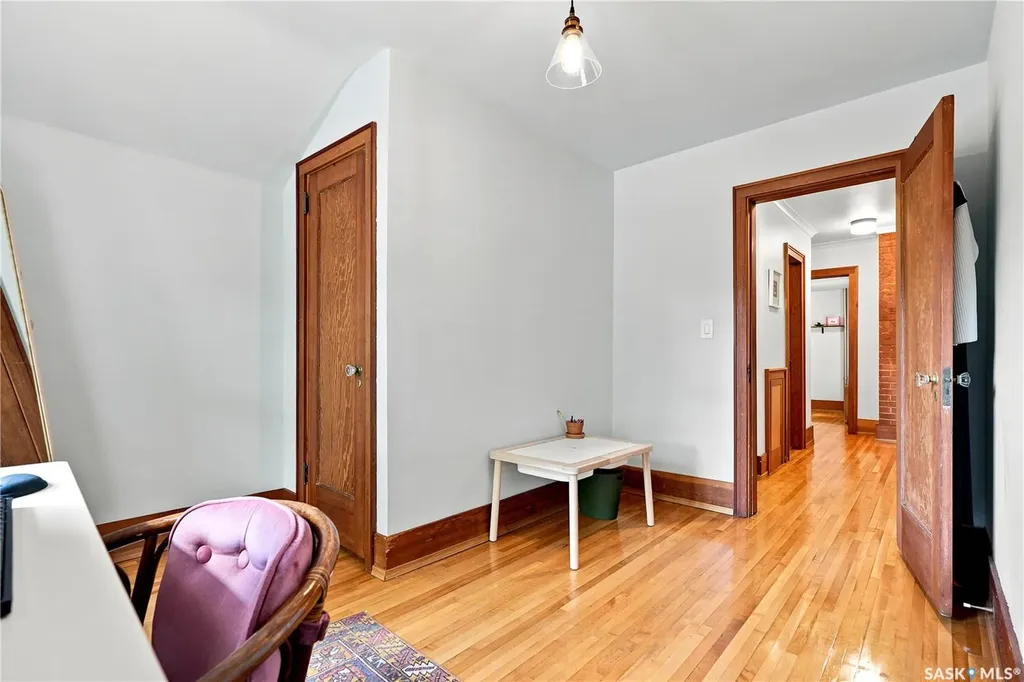 322 29th Street W Saskatoon SK S7L 0M1