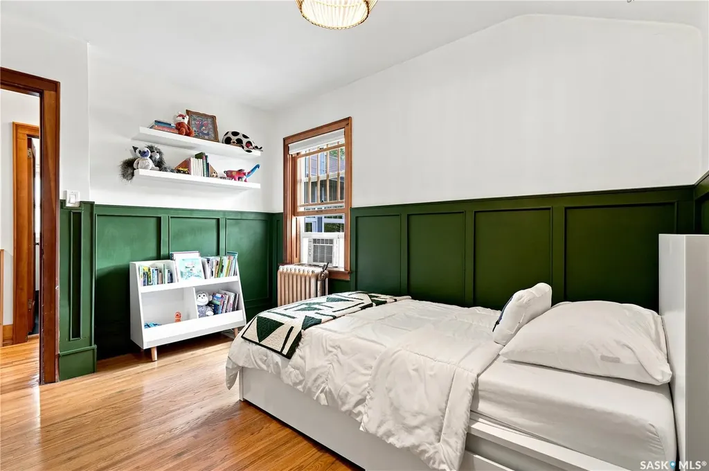 322 29th Street W Saskatoon SK S7L 0M1