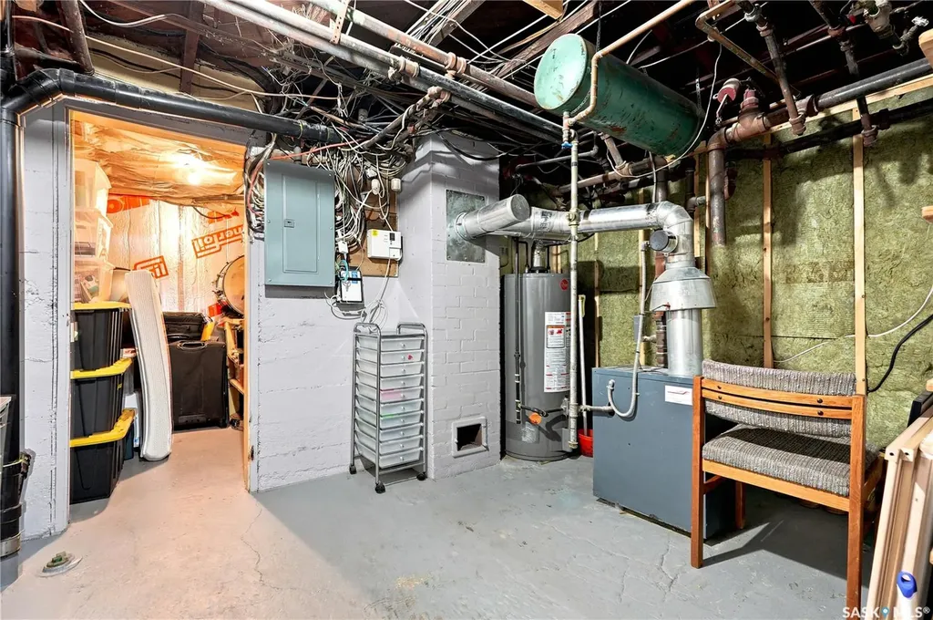 322 29th Street W Saskatoon SK S7L 0M1
