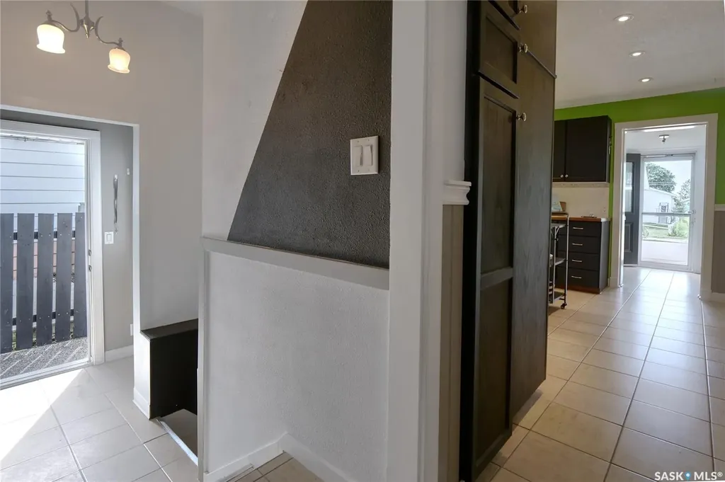 924 Hall Street W Moose Jaw SK S6H 2S4