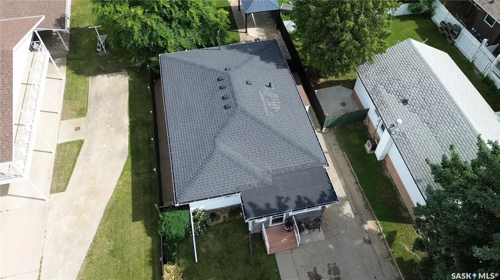 924 Hall Street W Moose Jaw SK S6H 2S4