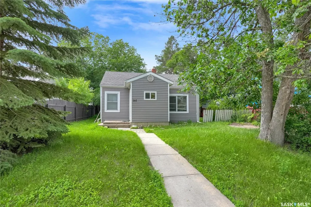 161 Lillooet Street E Moose Jaw SK S6H 4S6