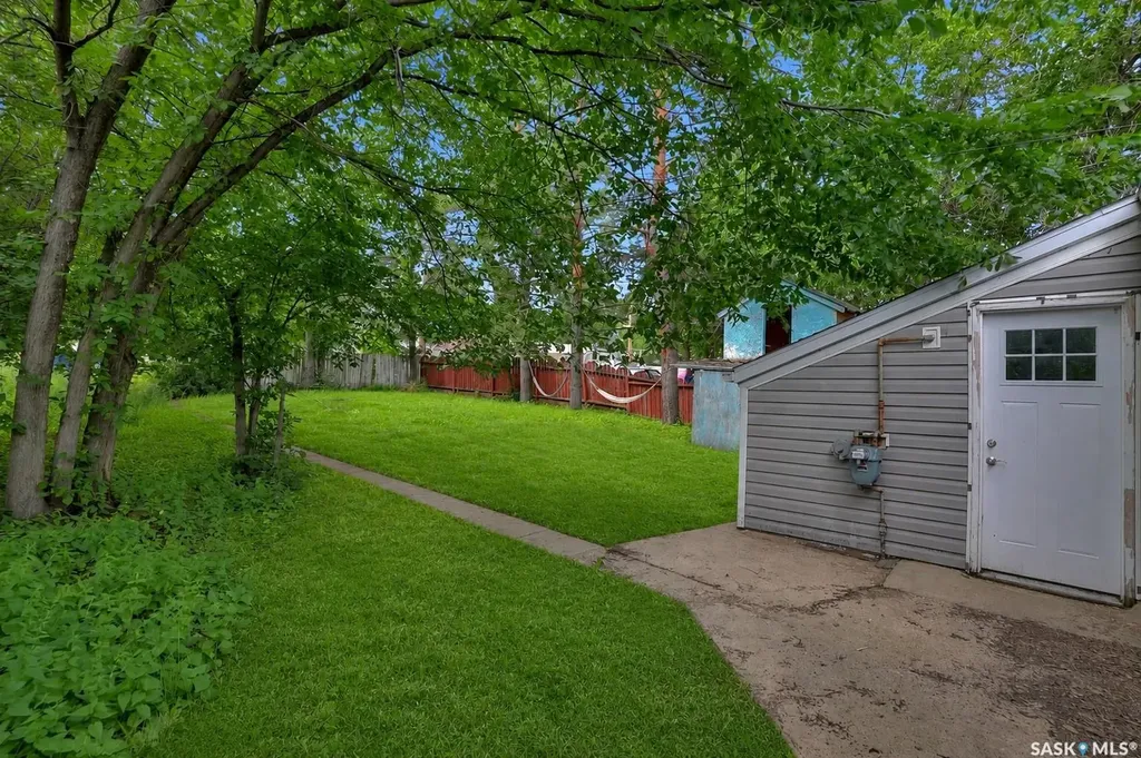 161 Lillooet Street E Moose Jaw SK S6H 4S6