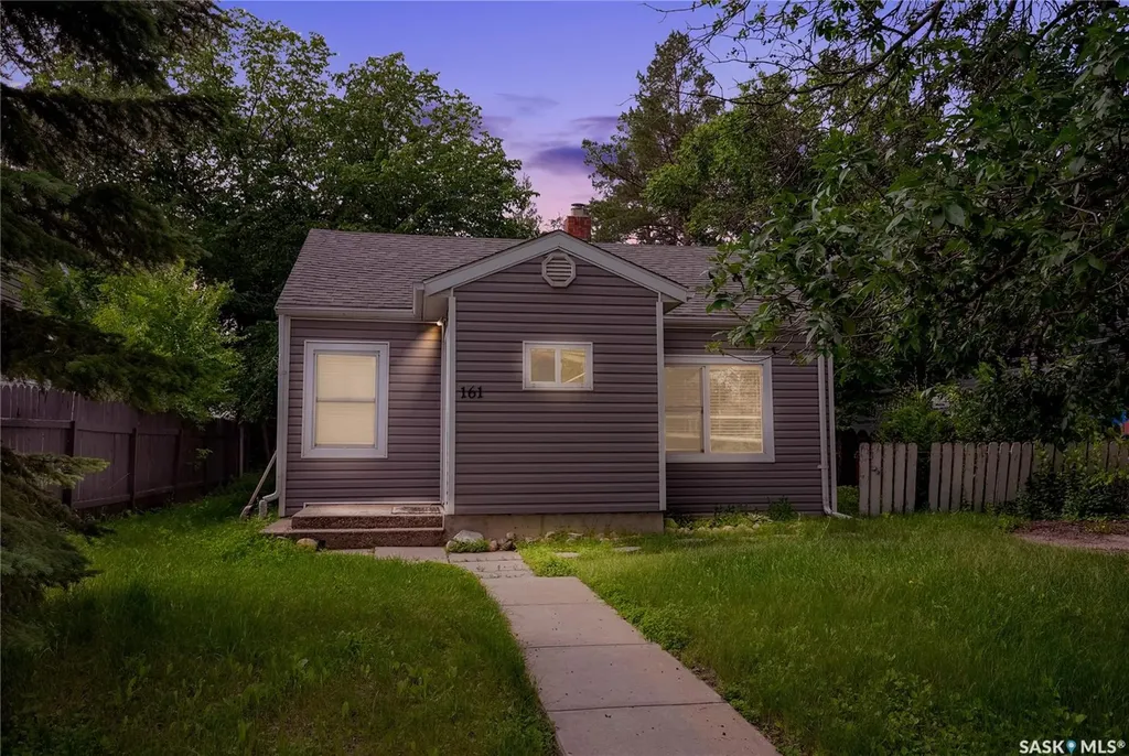 161 Lillooet Street E Moose Jaw SK S6H 4S6