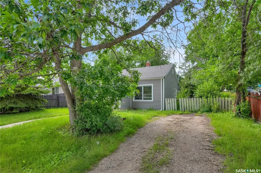 161 Lillooet Street E Moose Jaw SK S6H 4S6