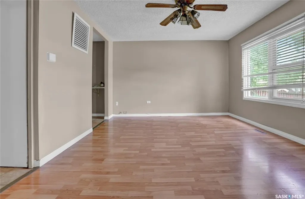 161 Lillooet Street E Moose Jaw SK S6H 4S6