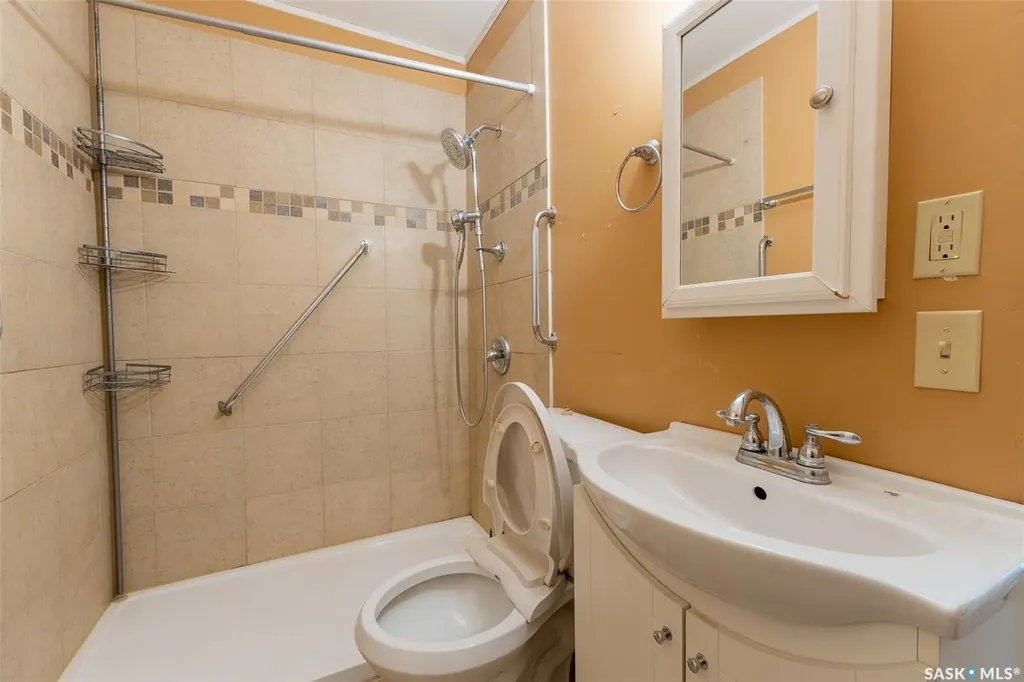 2236 Mackay Street Regina SK S4N 2S8