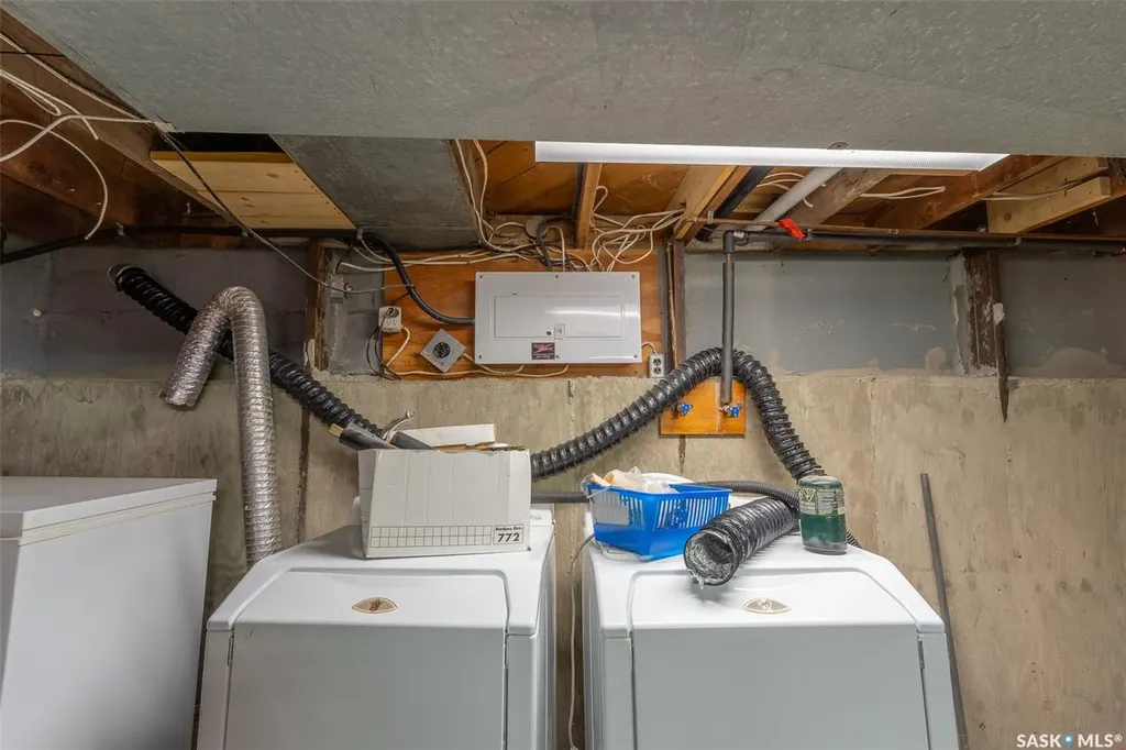 2236 Mackay Street Regina SK S4N 2S8