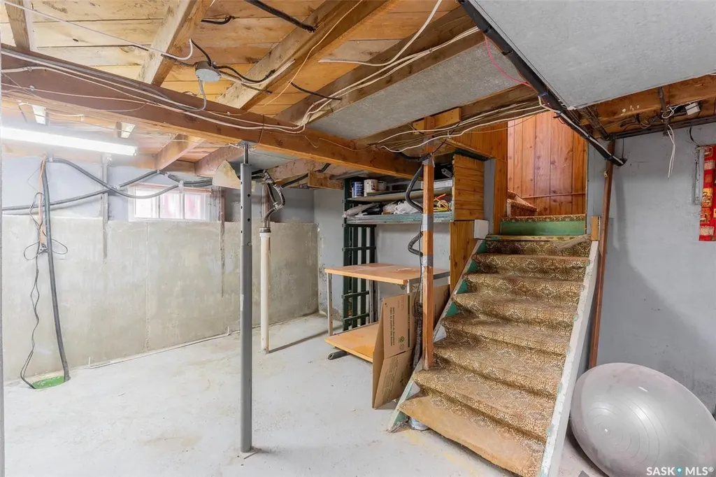 2236 Mackay Street Regina SK S4N 2S8