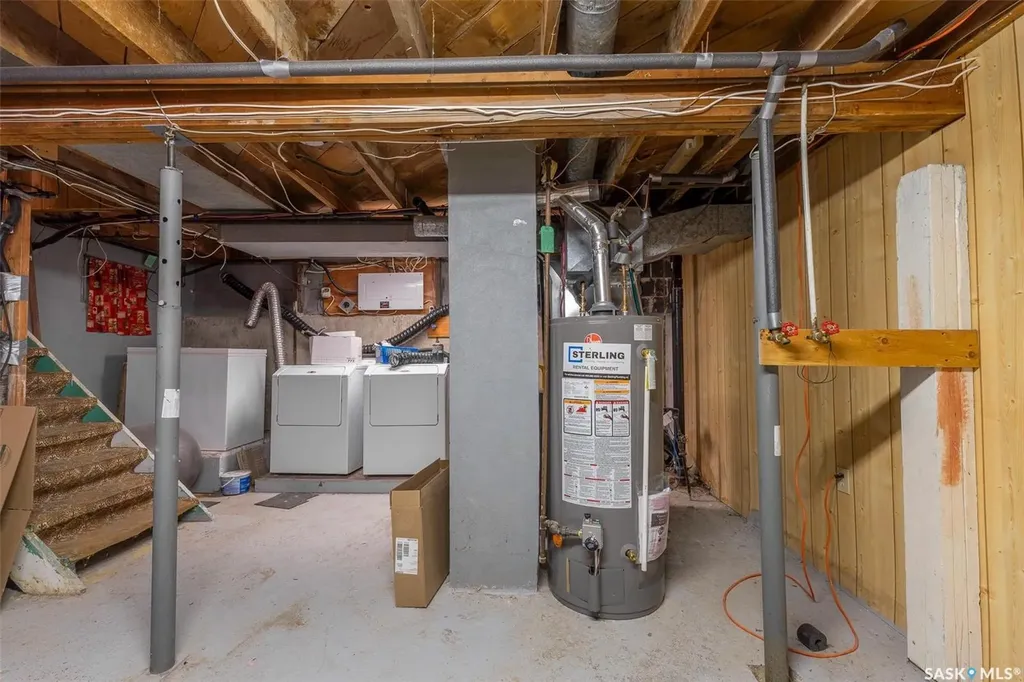 2236 Mackay Street Regina SK S4N 2S8
