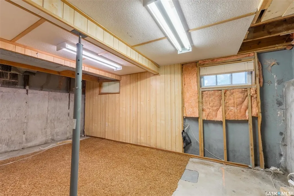2236 Mackay Street Regina SK S4N 2S8