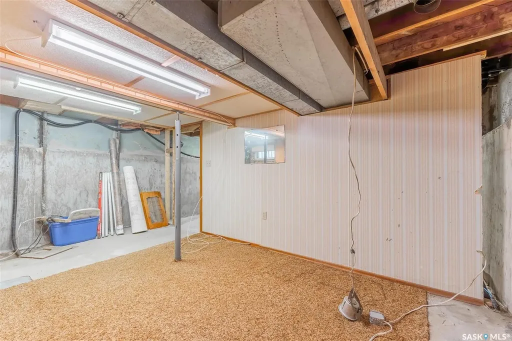 2236 Mackay Street Regina SK S4N 2S8
