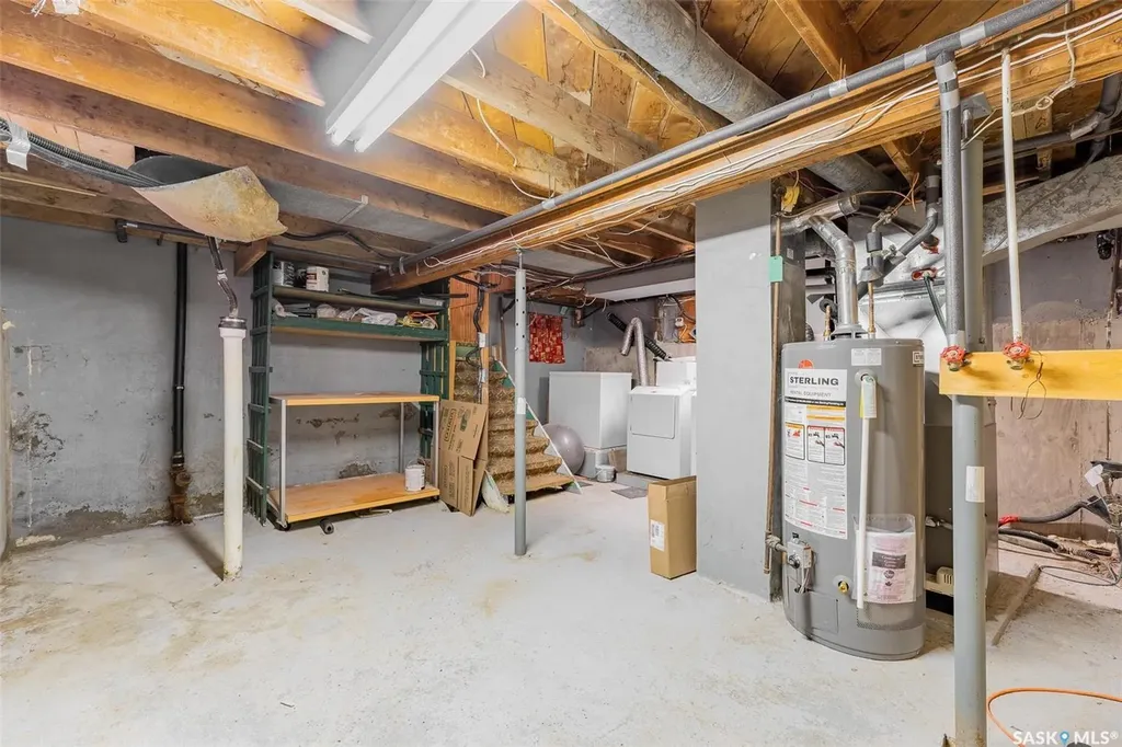 2236 Mackay Street Regina SK S4N 2S8