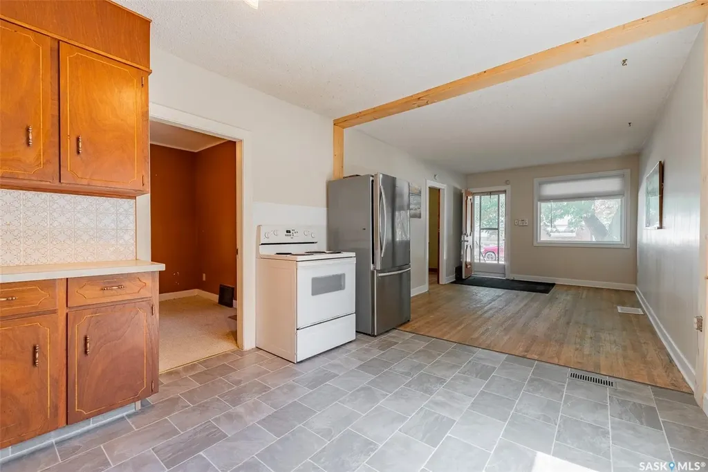 2236 Mackay Street Regina SK S4N 2S8