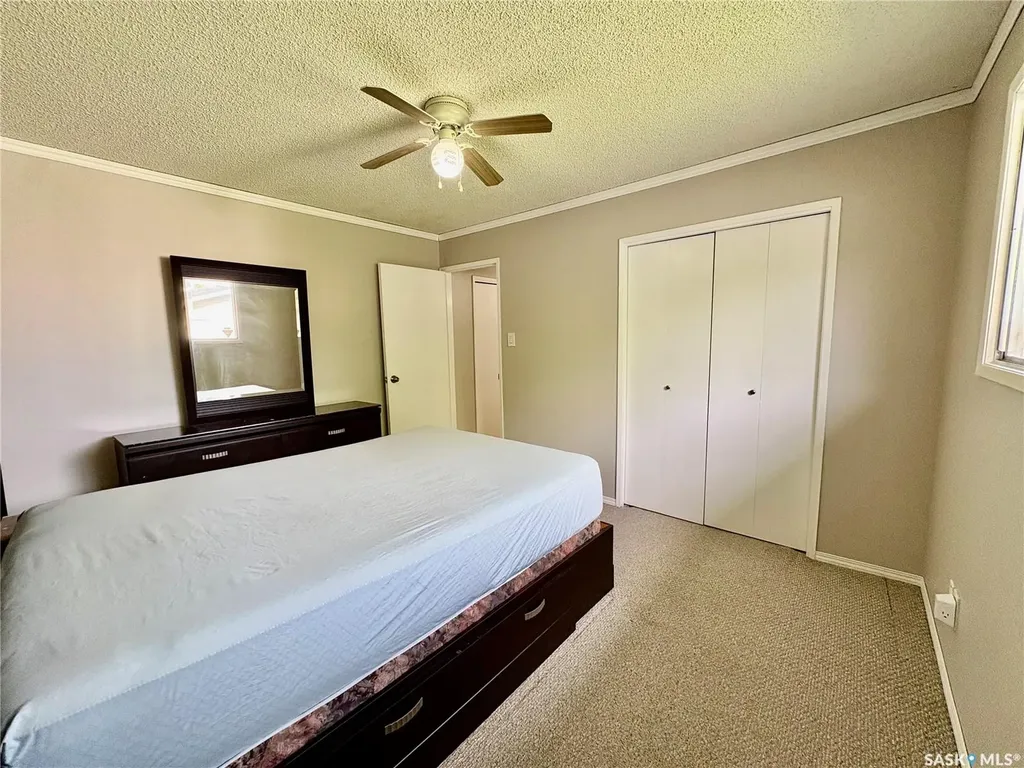 10 Mackie Crescent Saskatoon SK S7L 3V3