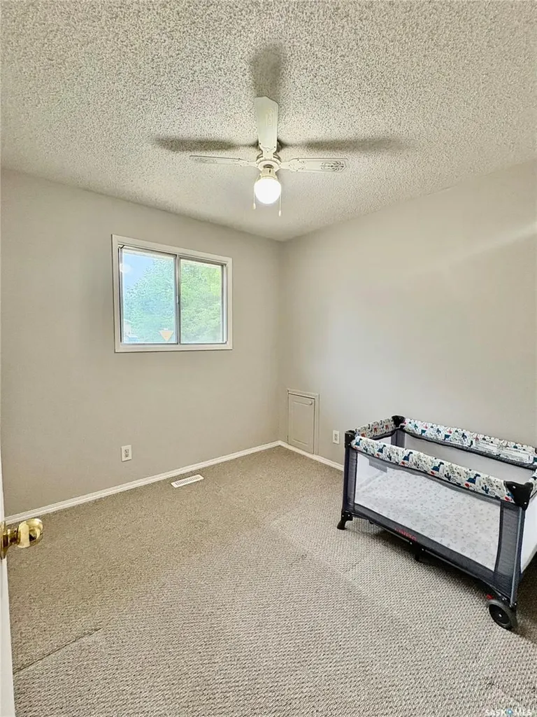 10 Mackie Crescent Saskatoon SK S7L 3V3