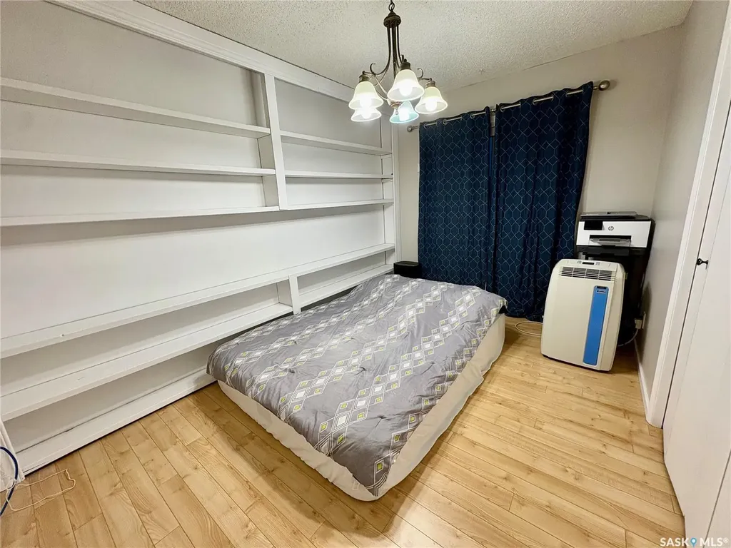 10 Mackie Crescent Saskatoon SK S7L 3V3