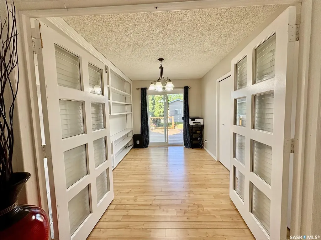 10 Mackie Crescent Saskatoon SK S7L 3V3