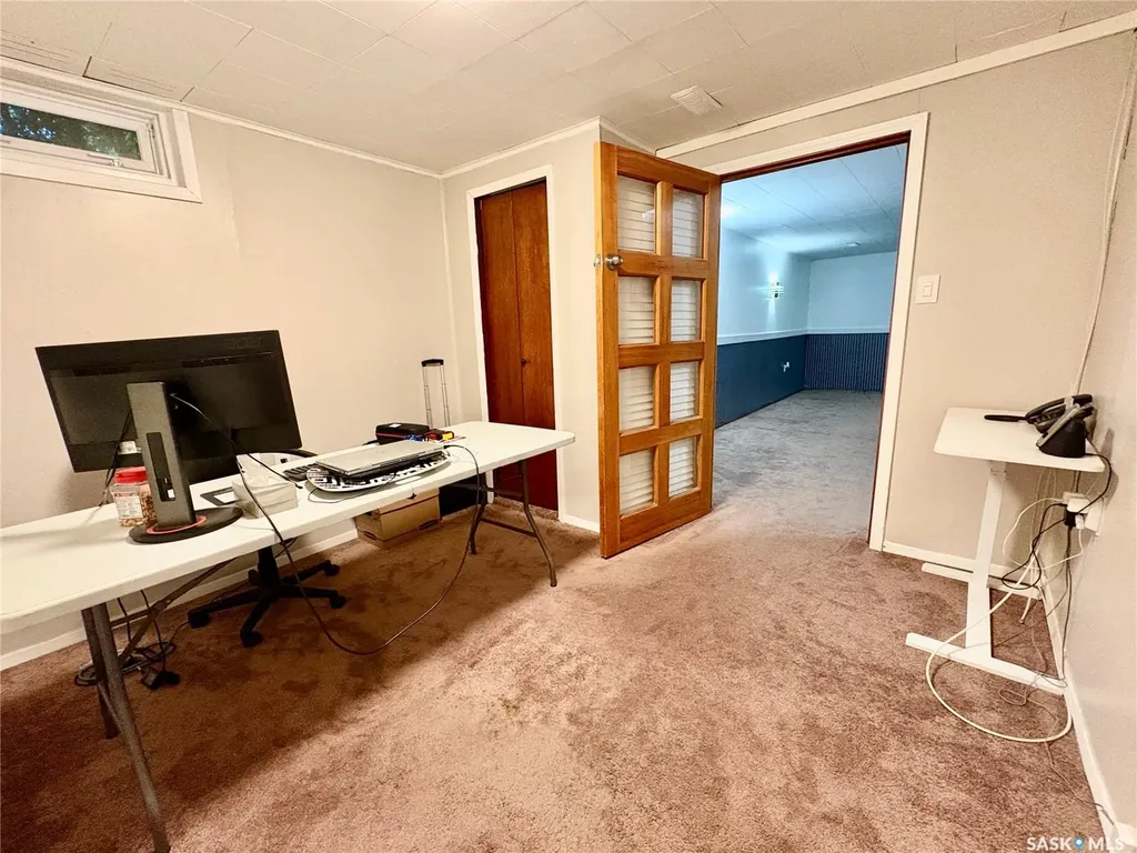 10 Mackie Crescent Saskatoon SK S7L 3V3