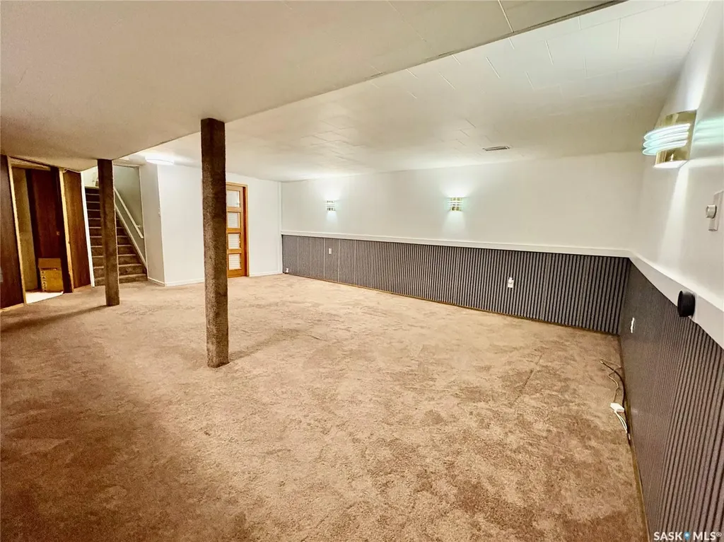 10 Mackie Crescent Saskatoon SK S7L 3V3