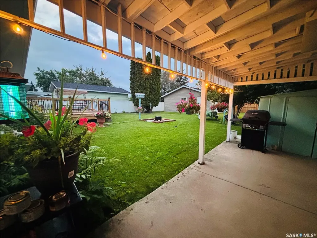 10 Mackie Crescent Saskatoon SK S7L 3V3