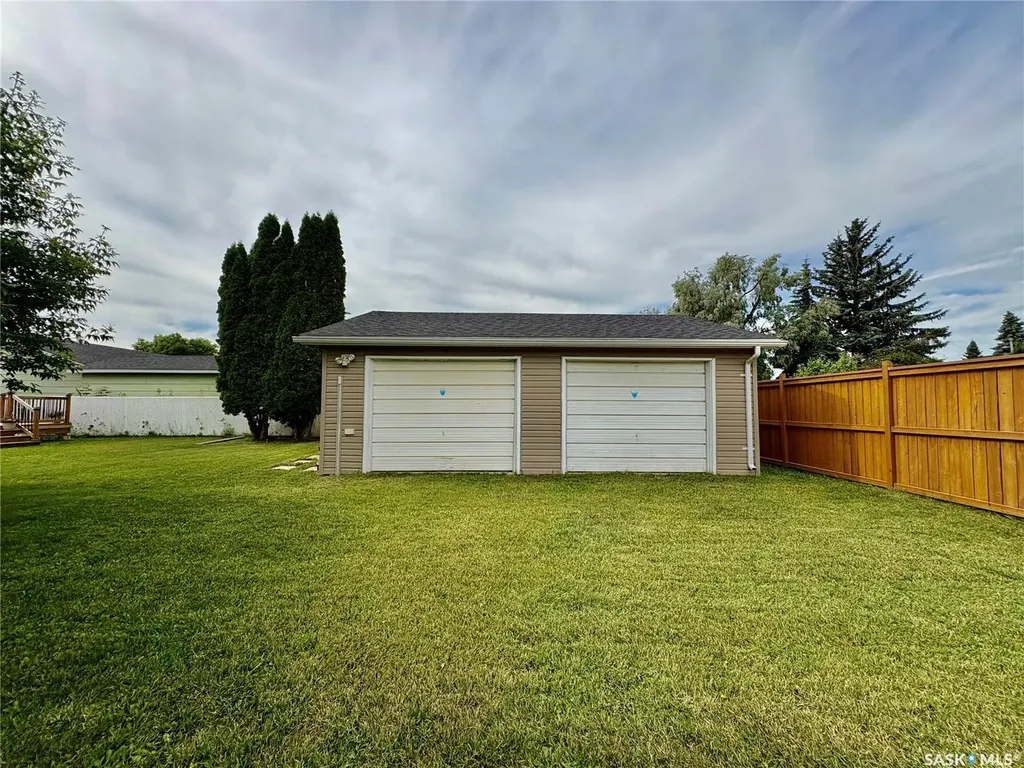 10 Mackie Crescent Saskatoon SK S7L 3V3