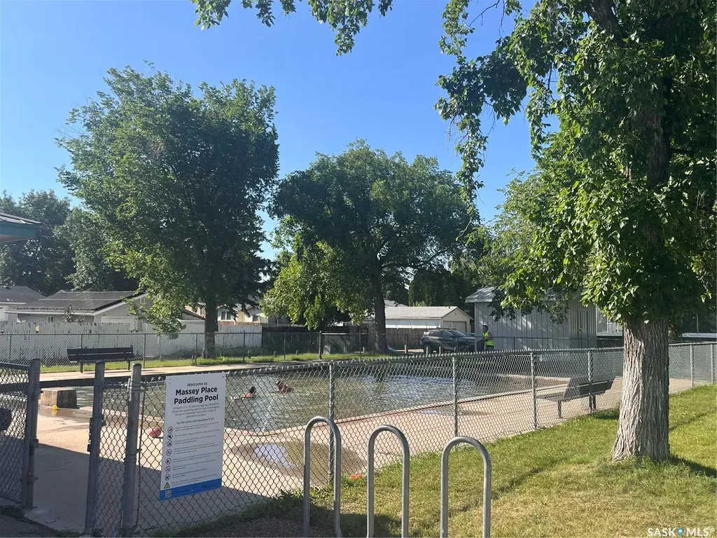 10 Mackie Crescent Saskatoon SK S7L 3V3