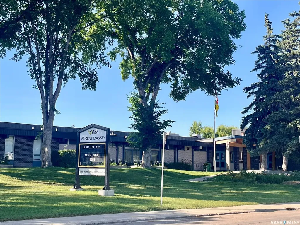 10 Mackie Crescent Saskatoon SK S7L 3V3