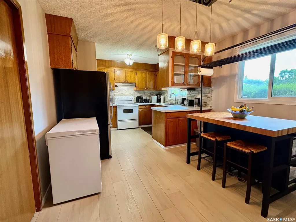 10 Mackie Crescent Saskatoon SK S7L 3V3